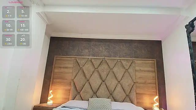 Asta Black online show from October 23, 2025, 8:29 pm