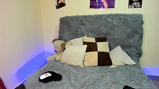 Snapshot of _viollette_ chatting on October 17, 2025, 10:56 pm viollette online show from October 17, 2025, 10:56 pm