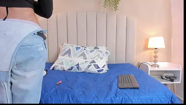 Snapshot of Rachel_Donnelly chatting on December 5, 2025, 4:32 am Rachel Donnelly online show from December 5, 2025, 4:32 am