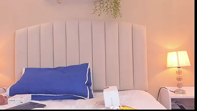 Snapshot of Rachel_Donnelly chatting on December 20, 2025, 3:13 am Rachel Donnelly online show from December 20, 2025, 3:13 am