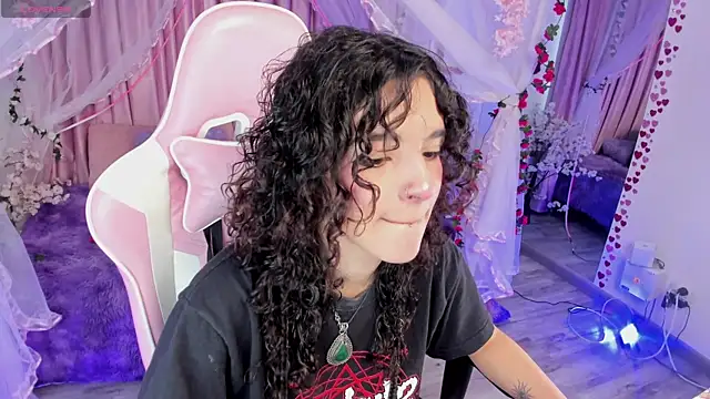 Snapshot of bunny_curly chatting on September 14, 2025, 1:32 pm bunny curly online show from September 14, 2025, 1:32 pm