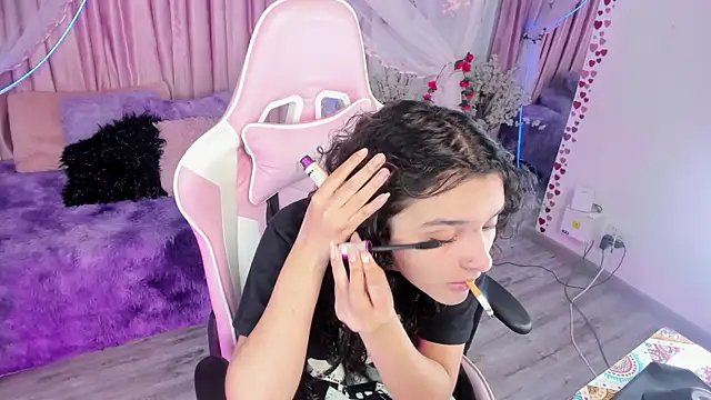 Snapshot of bunny_curly chatting on September 18, 2025, 3:36 pm bunny curly online show from September 18, 2025, 3:36 pm