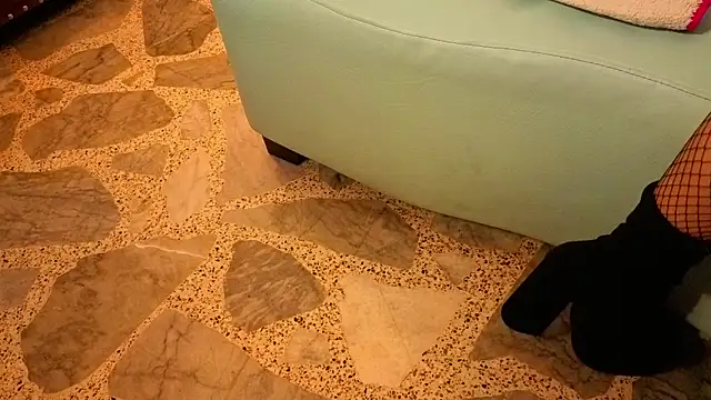 Molly Evens Ky online show from October 21, 2025, 1:23 pm