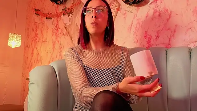 Molly Evens Ky online show from October 28, 2025, 4:09 pm