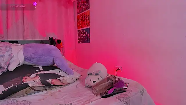 FluffyMelons online show from February 2, 2026, 11:03 pm