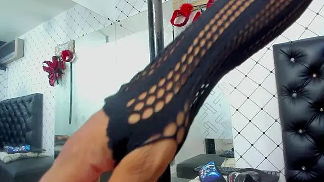 EMMA SANTANA online show from October 7, 2025, 7:44 pm