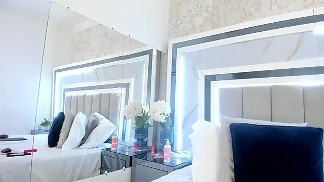 melodycharlotte online show from October 1, 2025, 11:27 am