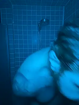 Snapshot of CloudyKingG chatting on March 4, 2026, 4:24 pm CloudyKingG online show from March 4, 2026, 4:24 pm