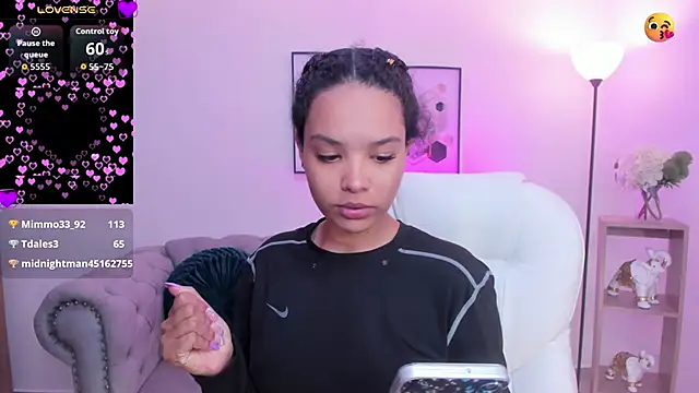 Ayshel cooperr online show from October 19, 2025, 3:18 am