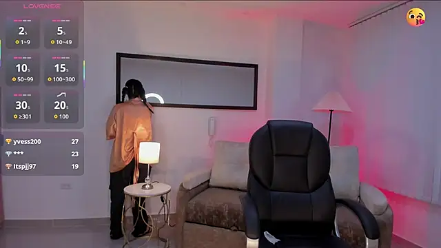 Ayshel cooperr online show from November 1, 2025, 12:29 pm