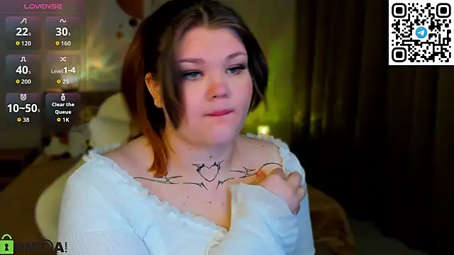 Snapshot of elle_one chatting on October 3, 2025, 3:03 am elle one online show from October 3, 2025, 3:03 am