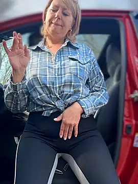 Milena-MilfaXXX online show from April 6, 2026, 4:10 am