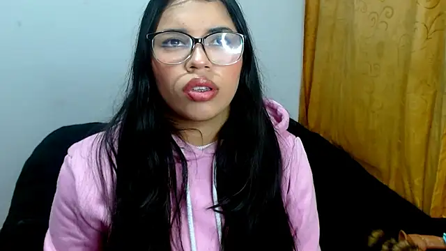 Snapshot of Naomi-Simpson chatting on October 12, 2025, 7:02 pm Naomi-Simpson online show from October 12, 2025, 7:02 pm