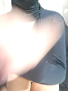 Snapshot of nataliazinha chatting on October 15, 2025, 10:37 am nataliazinha online show from October 15, 2025, 10:37 am