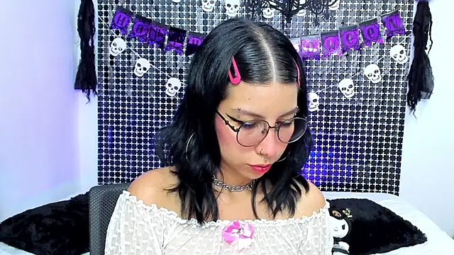 Rose 72 online show from October 10, 2025, 10:20 pm