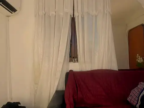 nahomy ryans online show from December 5, 2025, 5:31 pm