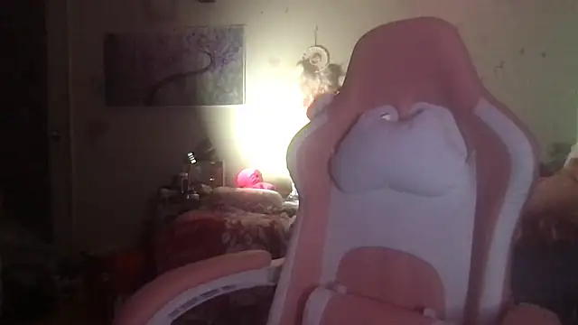 nekowaifuuu online show from September 24, 2025, 10:57 pm