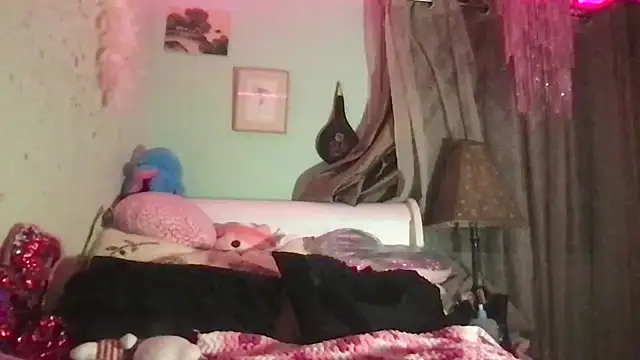 nekowaifuuu online show from November 13, 2025, 4:44 am