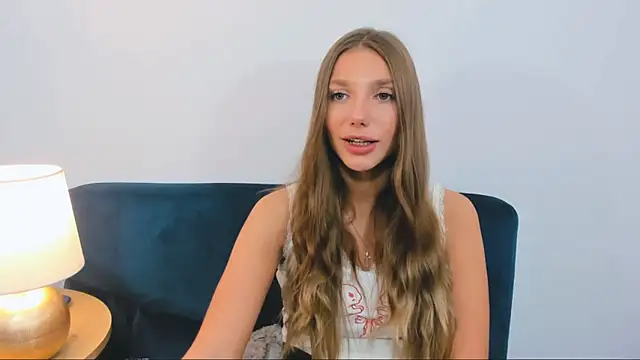 Snapshot of EmmaGorgeous chatting on September 24, 2025, 5:27 pm EmmaGorgeous online show from September 24, 2025, 5:27 pm
