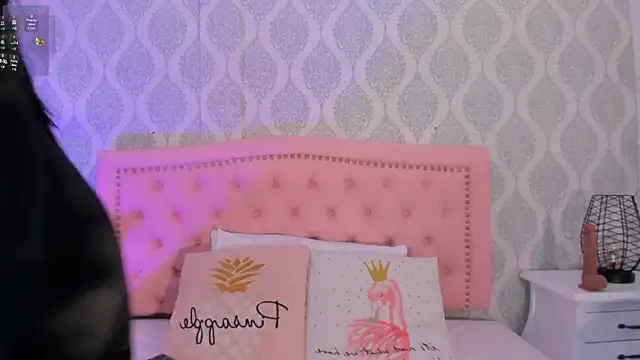 Snapshot of OnlyGia chatting on November 12, 2025, 8:08 pm OnlyGia online show from November 12, 2025, 8:08 pm