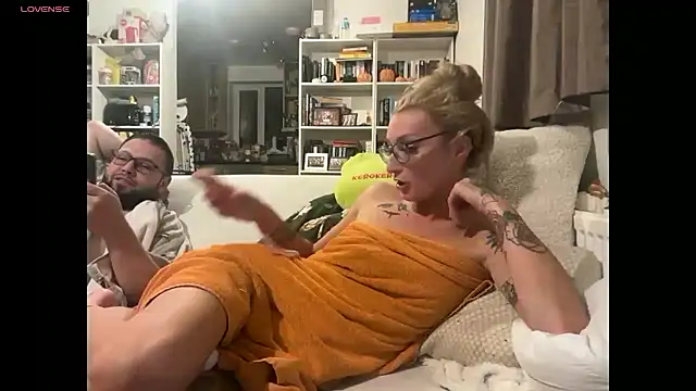 Snapshot of harleyblair chatting on October 16, 2025, 10:33 pm harleyblair online show from October 16, 2025, 10:33 pm