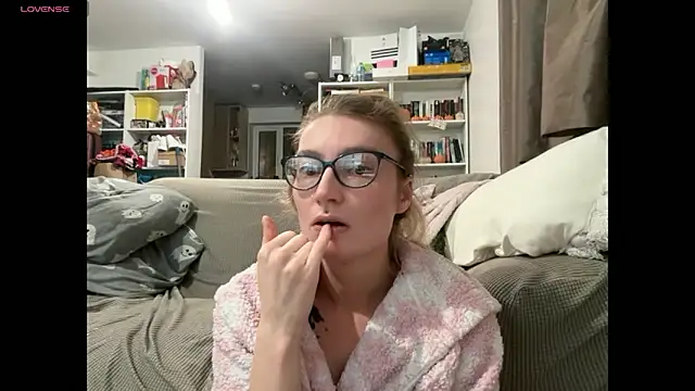 Snapshot of harleyblair chatting on February 11, 2026, 11:10 pm harleyblair online show from February 11, 2026, 11:10 pm