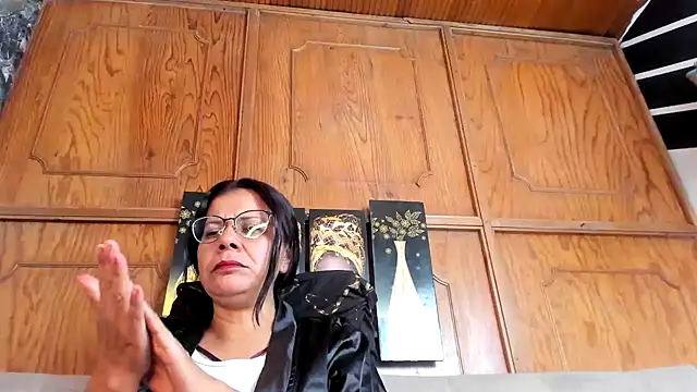 sofia hot vc online show from November 2, 2025, 5:43 am