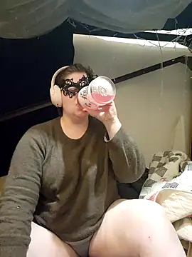 VeiledMuse online show from October 21, 2025, 1:17 am