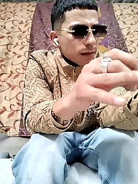 Tussi-amor online show from September 26, 2025, 5:28 pm