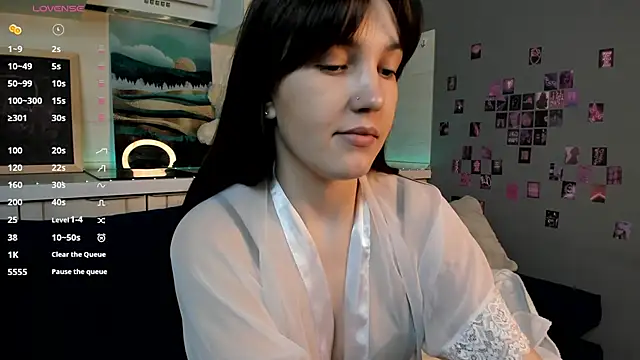 MalvinaDream online show from April 7, 2026, 12:55 am