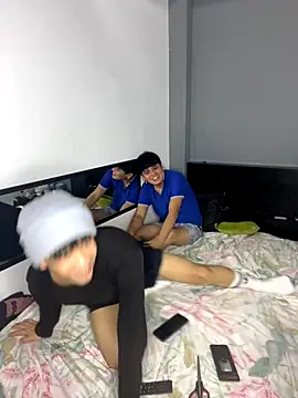 Kailertwink online show from October 21, 2025, 5:19 am