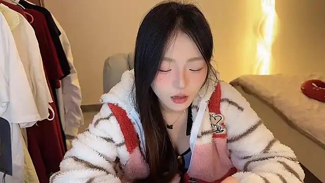 Snapshot of Robin-o3 chatting on October 18, 2025, 4:41 pm Robin-o3 online show from October 18, 2025, 4:41 pm