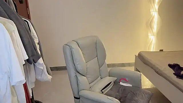 Snapshot of Robin-o3 chatting on November 2, 2025, 5:48 pm Robin-o3 online show from November 2, 2025, 5:48 pm