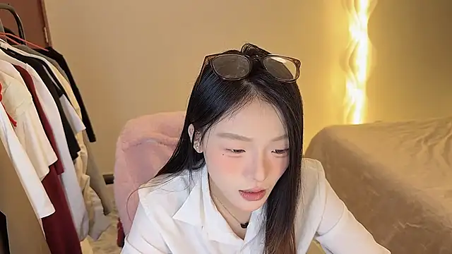 Snapshot of Robin-o3 chatting on November 14, 2025, 2:05 pm Robin-o3 online show from November 14, 2025, 2:05 pm