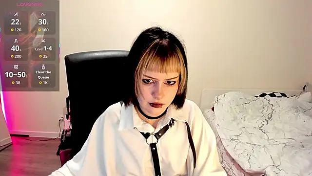 LiyaLuna online show from October 21, 2025, 3:13 pm