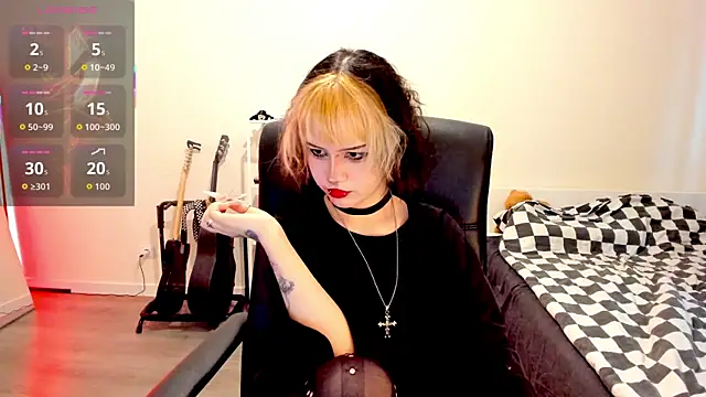 LiyaLuna online show from November 6, 2025, 11:44 am