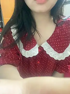 Snapshot of Luzizi- chatting on September 19, 2025, 1:51 am Luzizi- online show from September 19, 2025, 1:51 am