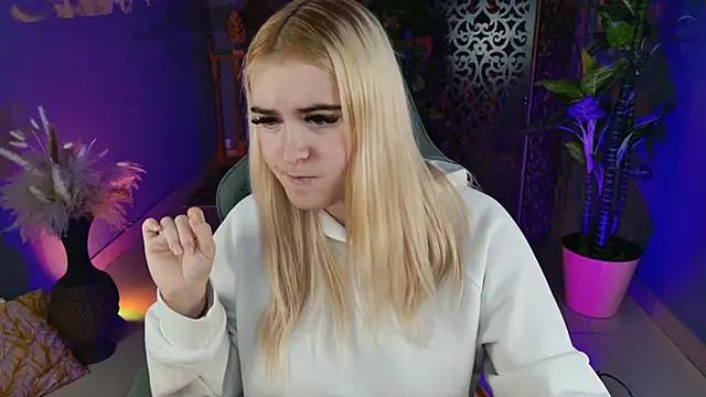 Stef Nicks online show from November 8, 2025, 9:09 am