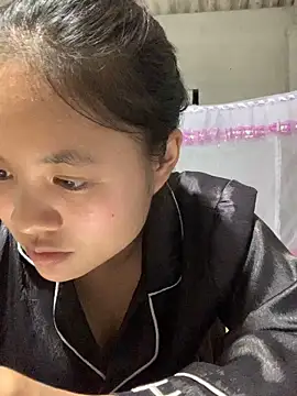 NhuFox online show from September 12, 2025, 1:33 pm