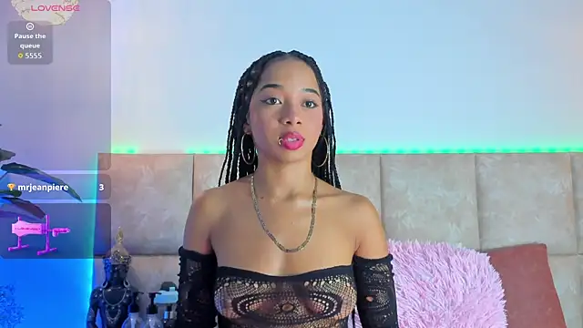 KarolBlanco online show from December 1, 2025, 2:27 am