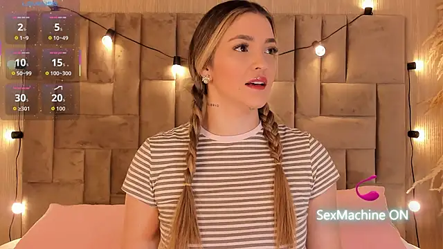 ClaradelMar online show from September 30, 2025, 10:53 am