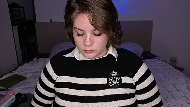 MaeNoir online show from October 10, 2025, 6:51 pm