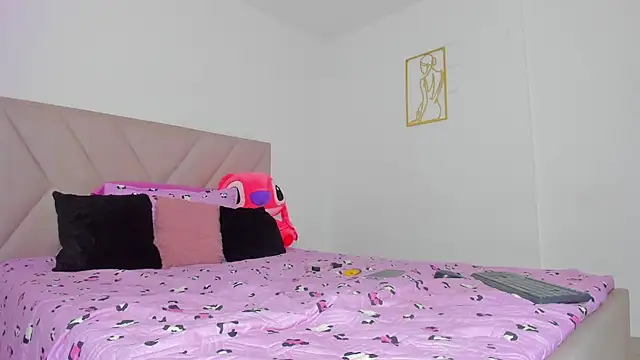 Snapshot of emy_colee_ chatting on October 11, 2025, 9:57 pm emy colee online show from October 11, 2025, 9:57 pm