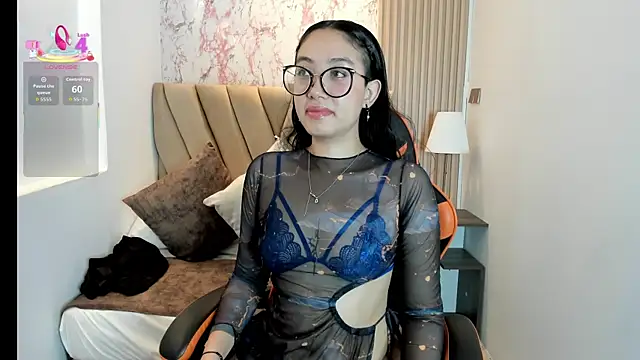 Yuna  Min online show from September 20, 2025, 12:06 pm