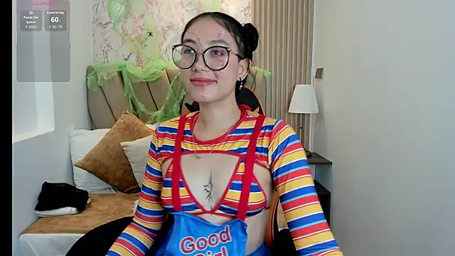 Yuna  Min online show from October 17, 2025, 8:00 pm