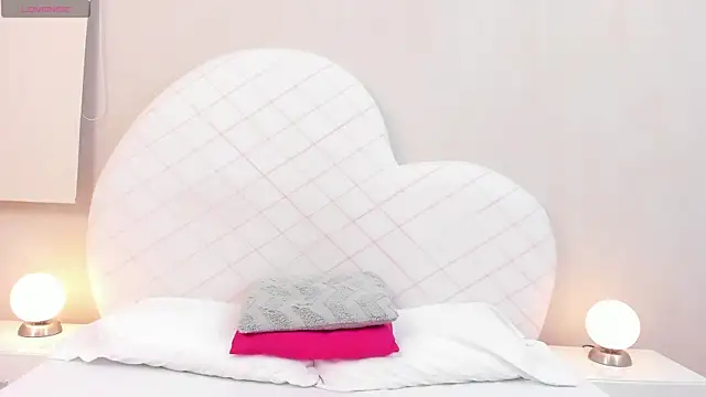 Madii smith online show from September 28, 2025, 4:18 am