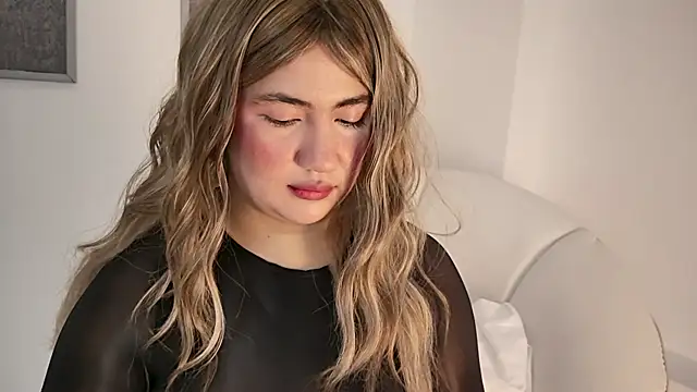 Madii smith online show from October 12, 2025, 1:10 pm