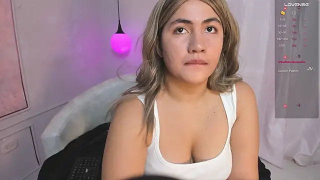 Madii smith online show from November 2, 2025, 2:08 pm