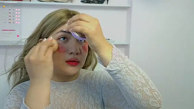 Madii smith online show from November 11, 2025, 1:44 pm