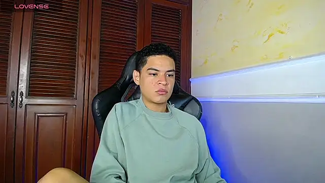 Snapshot of edy_play chatting on October 9, 2025, 1:36 am edy play online show from October 9, 2025, 1:36 am